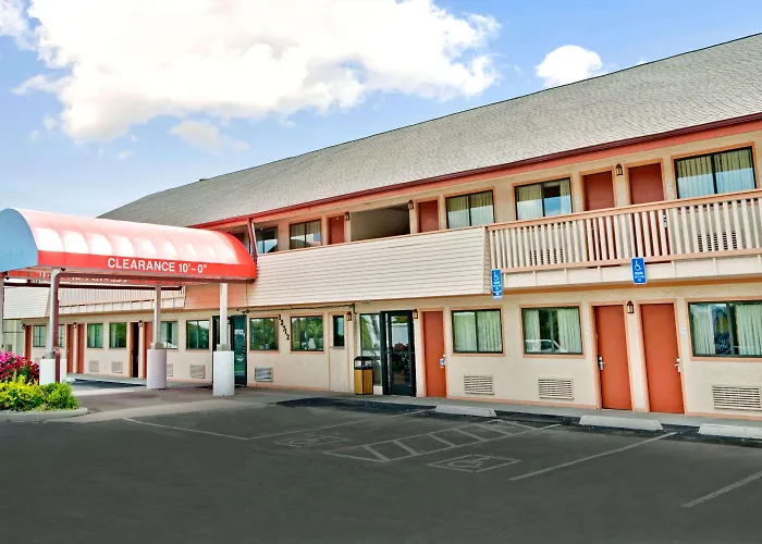 Days Inn By Wyndham Independence
