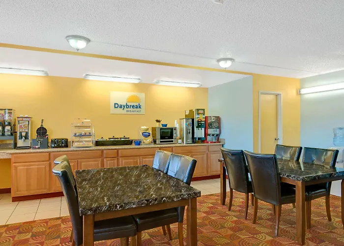 Days Inn By Wyndham Independence