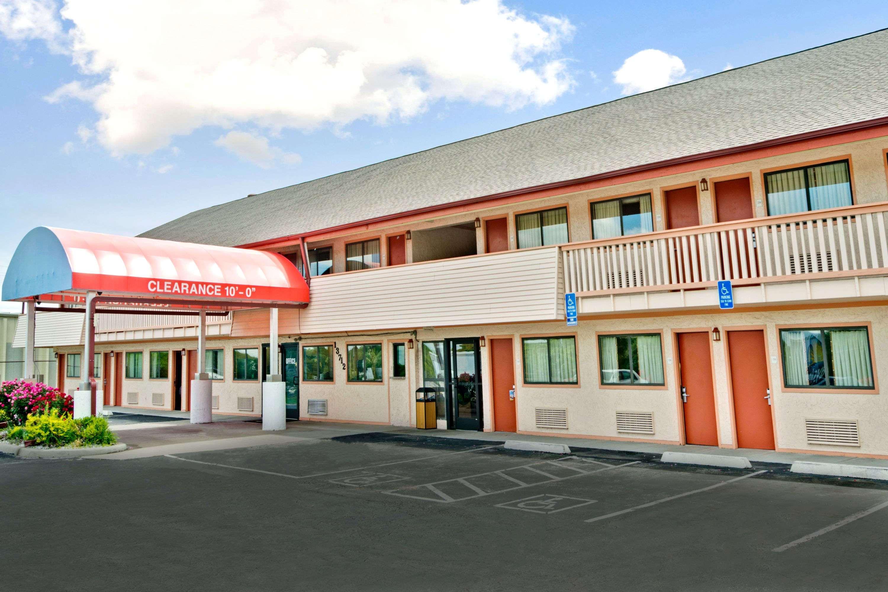 Days By Wyndham Hotel 2*
